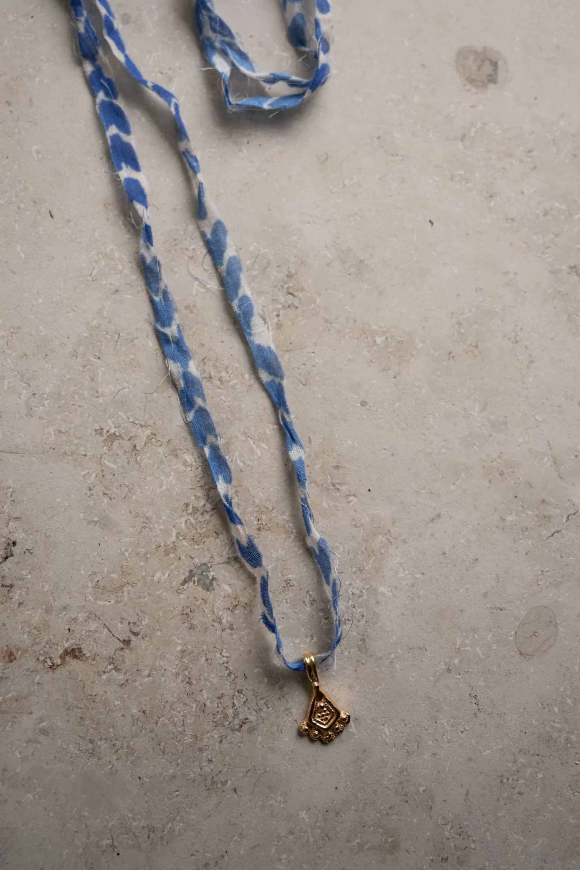 By bar Delhi Necklace Blue-Love-Print- Hot